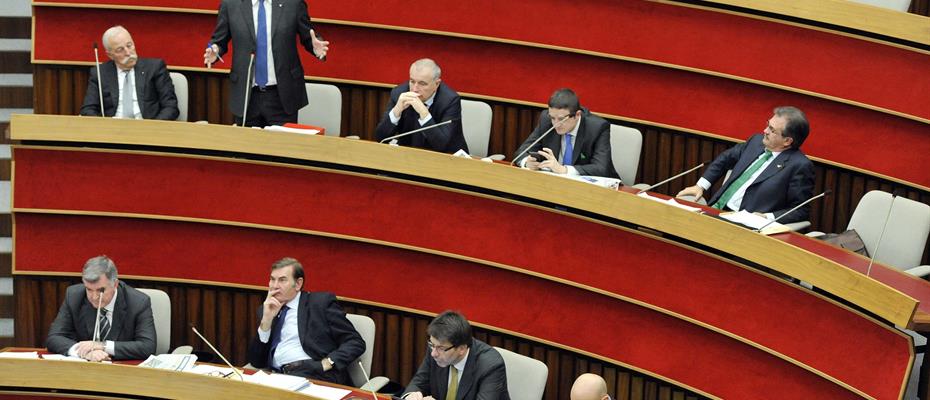 In aula da martedì a giovedì anche una mozione che chiede agli stranieri un 'Patto con il Trentino'