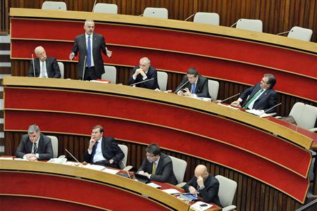 In aula da martedì a giovedì anche una mozione che chiede agli stranieri un 'Patto con il Trentino'