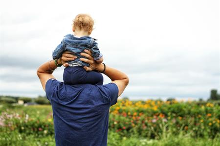 Consiglio, sì unanime alla mozione (emendata) sul congedo di paternità
