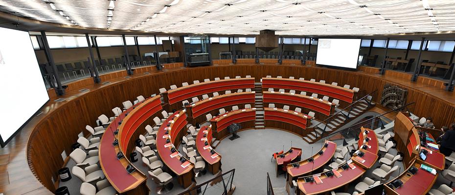 Lunga serie di mozioni discusse in Consiglio provinciale