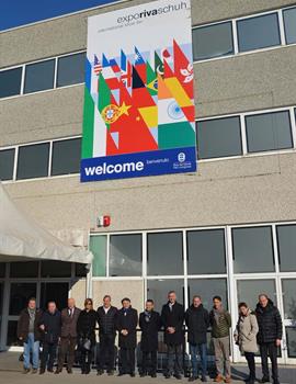 I consiglieri ricevuti all'ingresso della struttutra