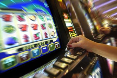 Distanza delle slot machine dai luoghi sensibili: il Consiglio approfondirà l'argomento