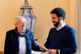 Buzzi consegna il premio a Pianesi