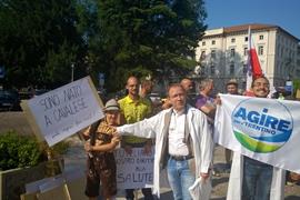 Cia con i manifestanti che protestano contro la chiusura delle guardie mediche