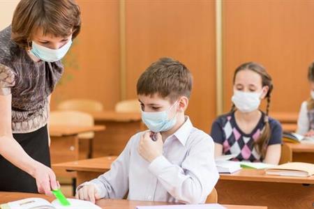 Il Garante dei diritti dei minori contro l'obbligo di indossare sempre la mascherina a scuola