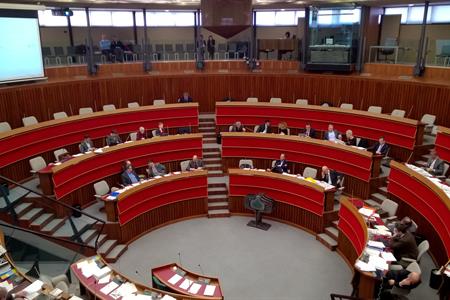 Le interrogazioni e le mozioni discusse in aula nel pomeriggio