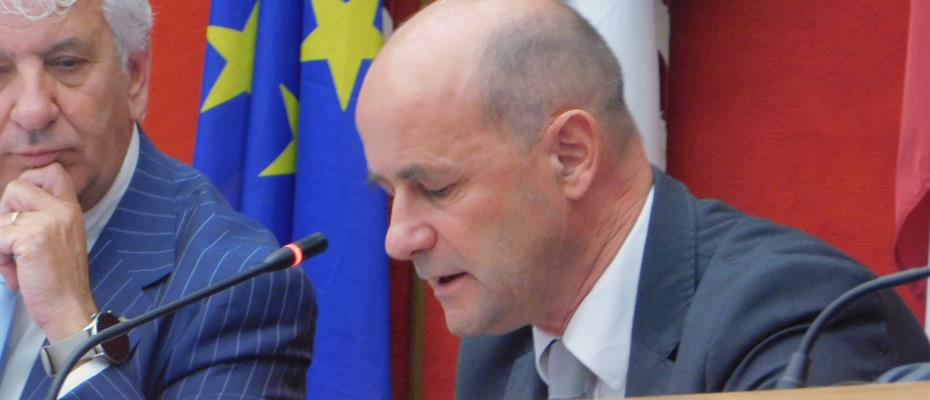 Tutti d'accordo: autonomia è anche dare poteri agli enti locali