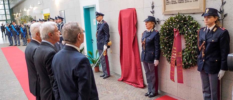 Inaugurata in Questura una stele per ricordare il brigadiere Foti e la guardia Filippo Martini
