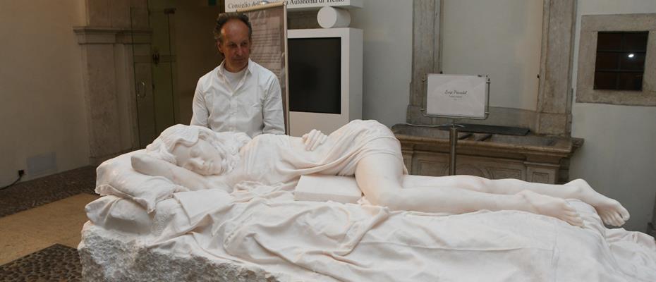 Bellezza 'Indisturbata' nel marmo regala emozioni a Palazzo Trentini 