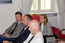 Pubblico in sala autora durante la presentazione della relazione dell'Autorità per le minoranze linguistiche