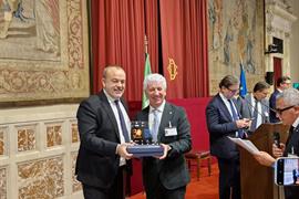 La targa per i 30 anni