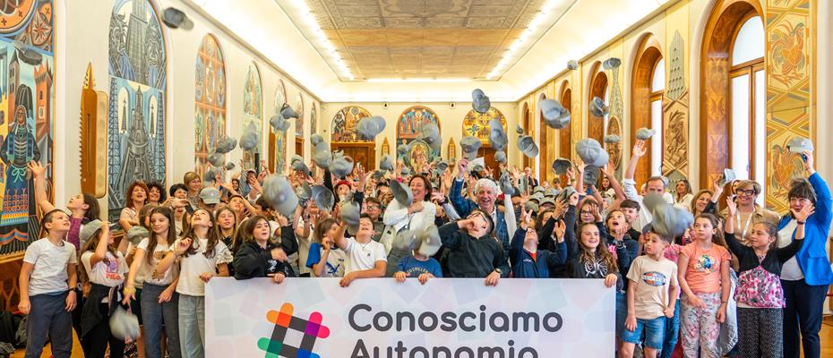 Duecentocinquanta bambini esperti di Autonomia
