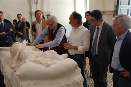 Sgarbi elogia Prevedel e visita Palazzo Trentini