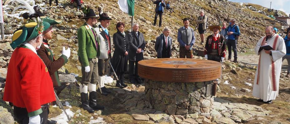 A 100 dall'anni dall'ingiusta divisione, inaugurato un monumento nel cuore del Tirolo storico